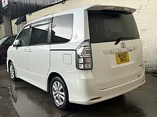 Used 2026 Toyota Voxy Zs Noah White - Interior and Exterior details 2