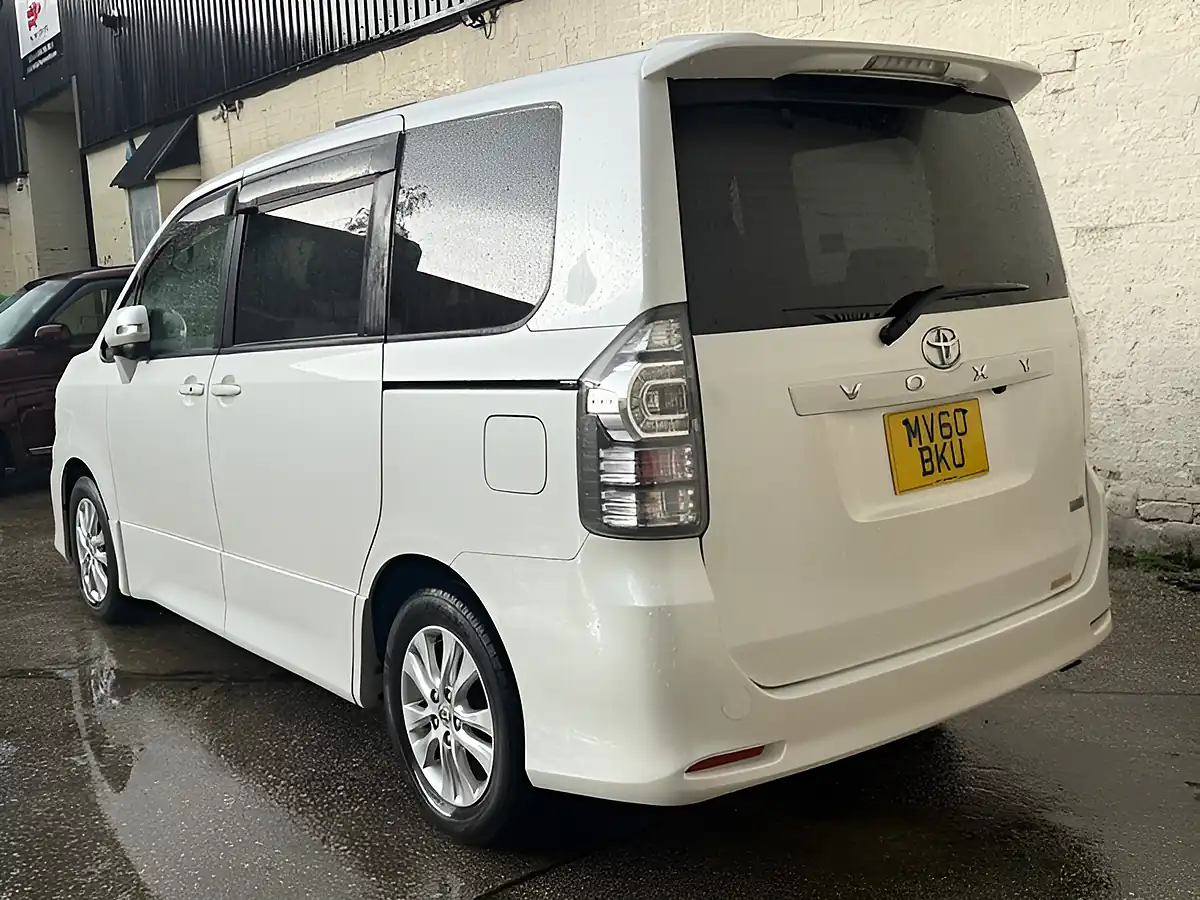 Used 2026 Toyota Voxy Zs Noah White - Interior and Exterior details 2