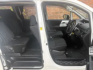 Used 2026 Toyota Voxy Zs Noah White - Interior and Exterior details 4
