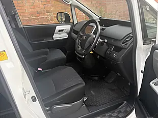Used 2026 Toyota Voxy Zs Noah White - Interior and Exterior details 6