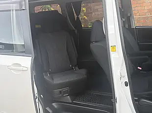 Used 2026 Toyota Voxy Zs Noah White - Interior and Exterior details 8