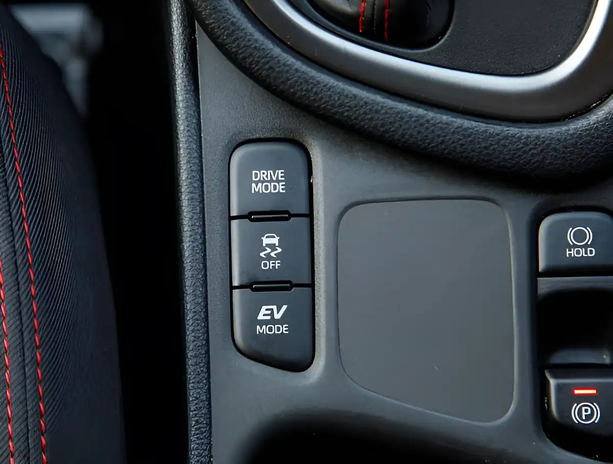 Used 2026 Toyota Yaris Gr Sport White - Interior and Exterior details 18