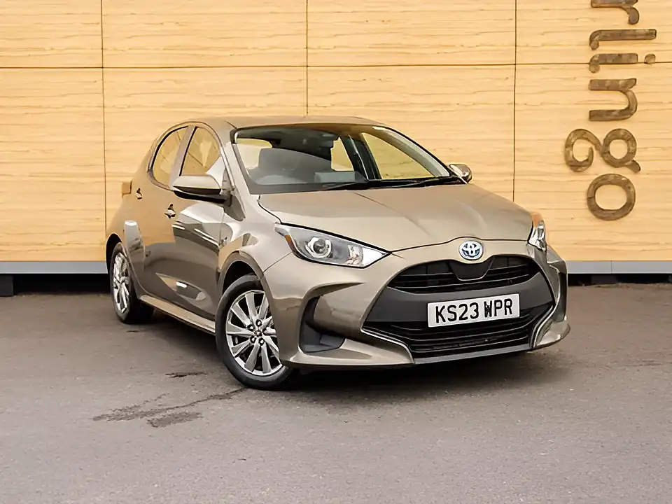 Used 2026 Toyota Yaris Icon Bronze - Front View