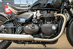 Used 2026 Triumph Bonneville Bobber Ex-Demo Jet Black - Interior and Exterior details 11