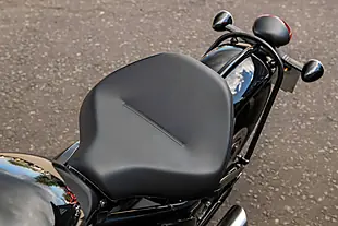 Used 2026 Triumph Bonneville Bobber Ex-Demo Jet Black - Interior and Exterior details 15