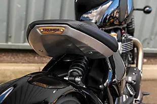 Used 2026 Triumph Bonneville Bobber Ex-Demo Jet Black - Interior and Exterior details 16