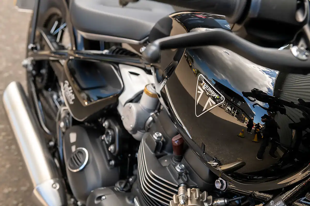 Used 2026 Triumph Bonneville Bobber Ex-Demo Jet Black - Interior and Exterior details 18