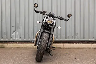 Used 2026 Triumph Bonneville Bobber Ex-Demo Jet Black - Interior and Exterior details 3