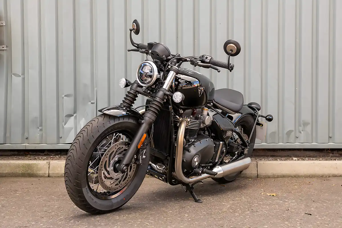 Used 2026 Triumph Bonneville Bobber Ex-Demo Jet Black - Interior and Exterior details 4