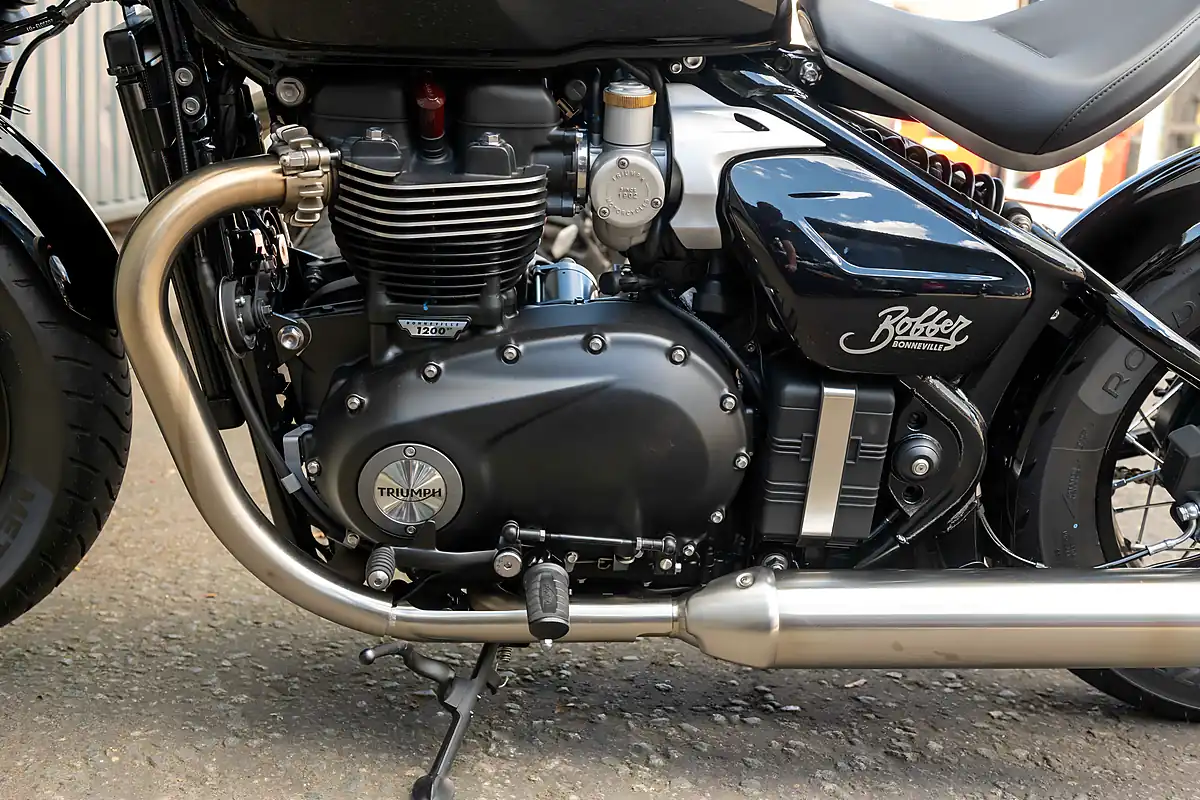 Used 2026 Triumph Bonneville Bobber Ex-Demo Jet Black - Interior and Exterior details 8