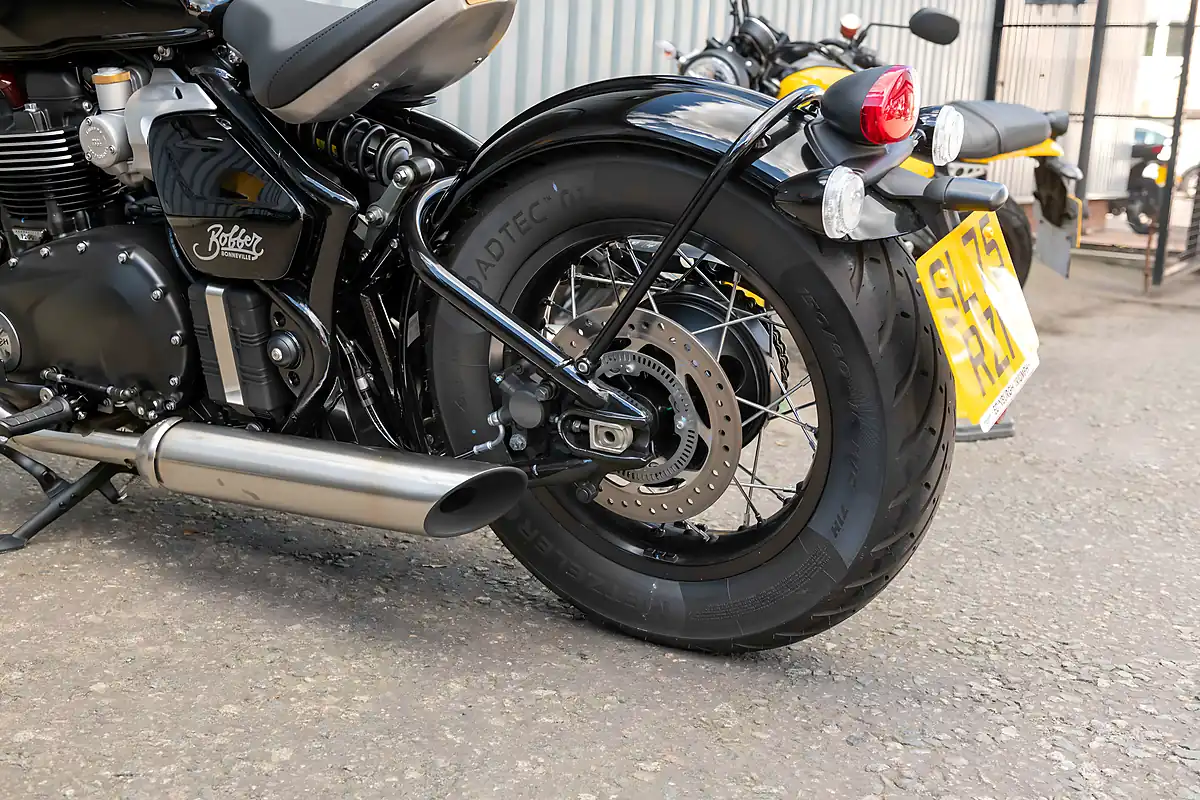 Used 2026 Triumph Bonneville Bobber Ex-Demo Jet Black - Interior and Exterior details 9