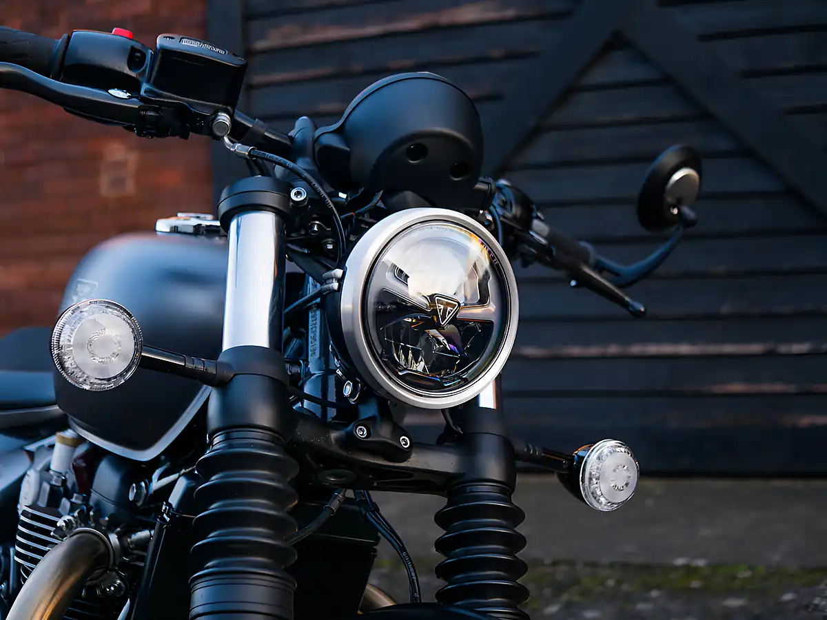Used 2026 Triumph Bonneville Bobber Satin Mineral Grey - Interior and Exterior details 5