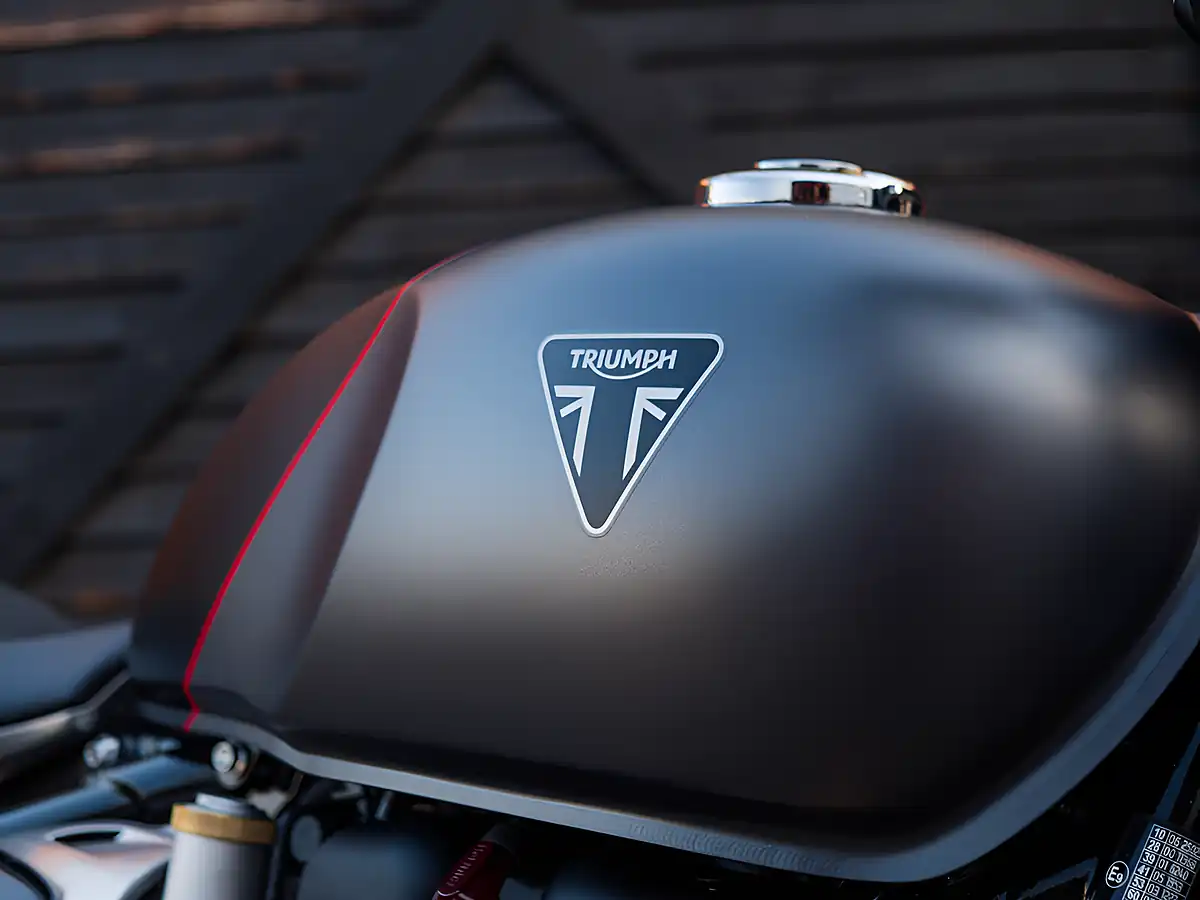 Used 2026 Triumph Bonneville Bobber Satin Mineral Grey - Interior and Exterior details 9