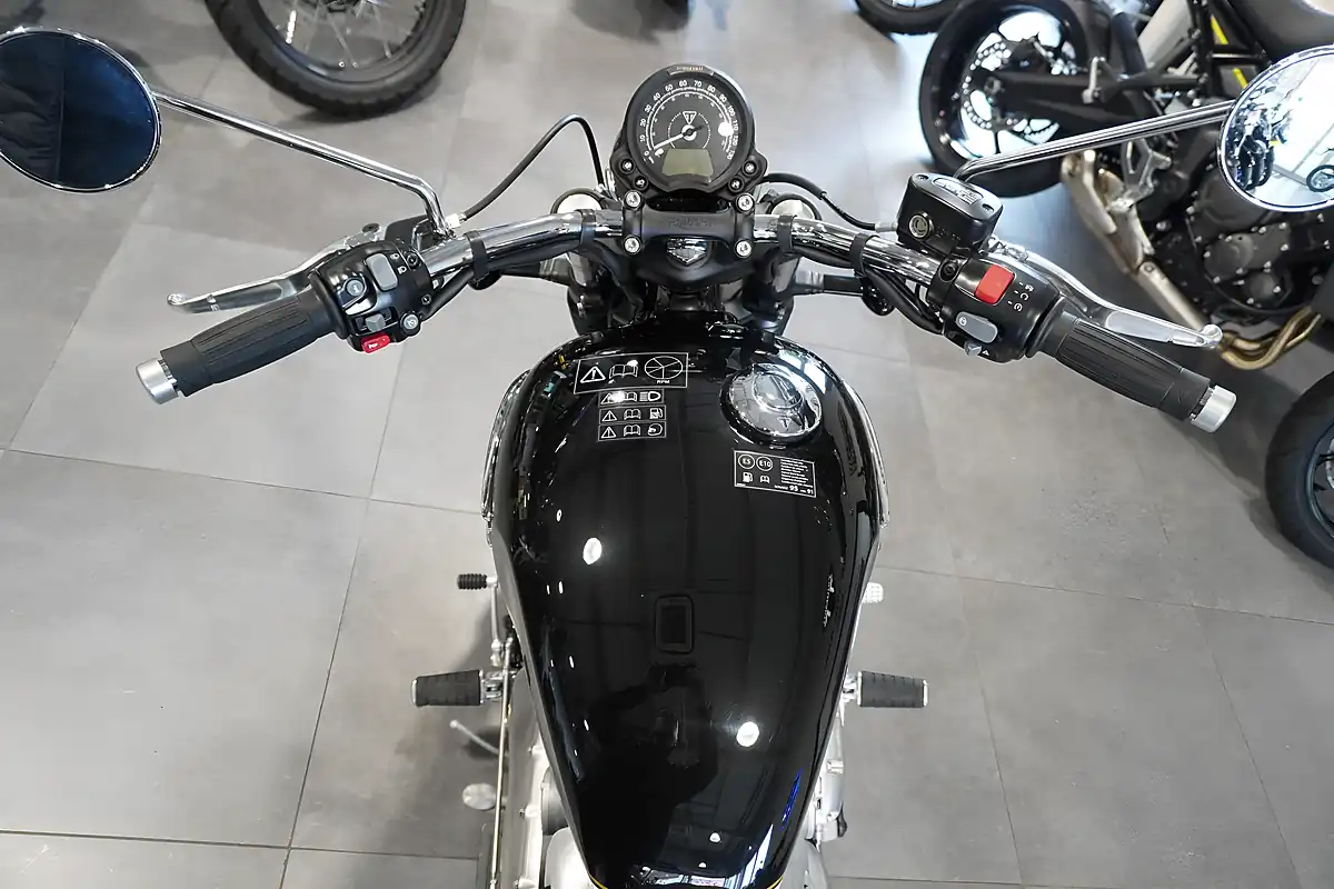 Used 2026 Triumph Bonneville Speedmaster Black/ White - Interior and Exterior details 7