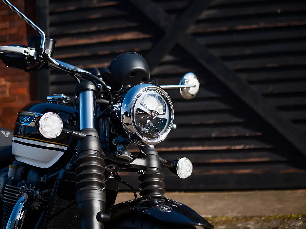 Used 2026 Triumph Bonneville Speedmaster Crystal White / Sapphire Black - Interior and Exterior details 4