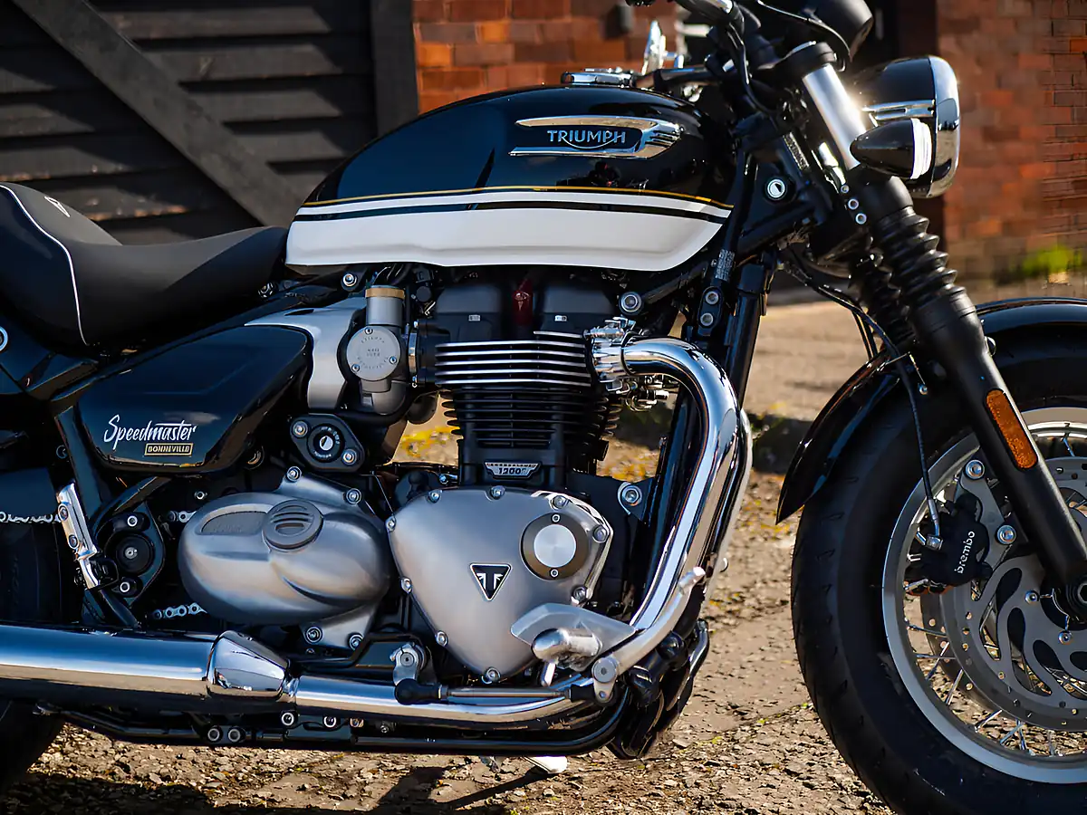 Used 2026 Triumph Bonneville Speedmaster Crystal White / Sapphire Black - Interior and Exterior details 5