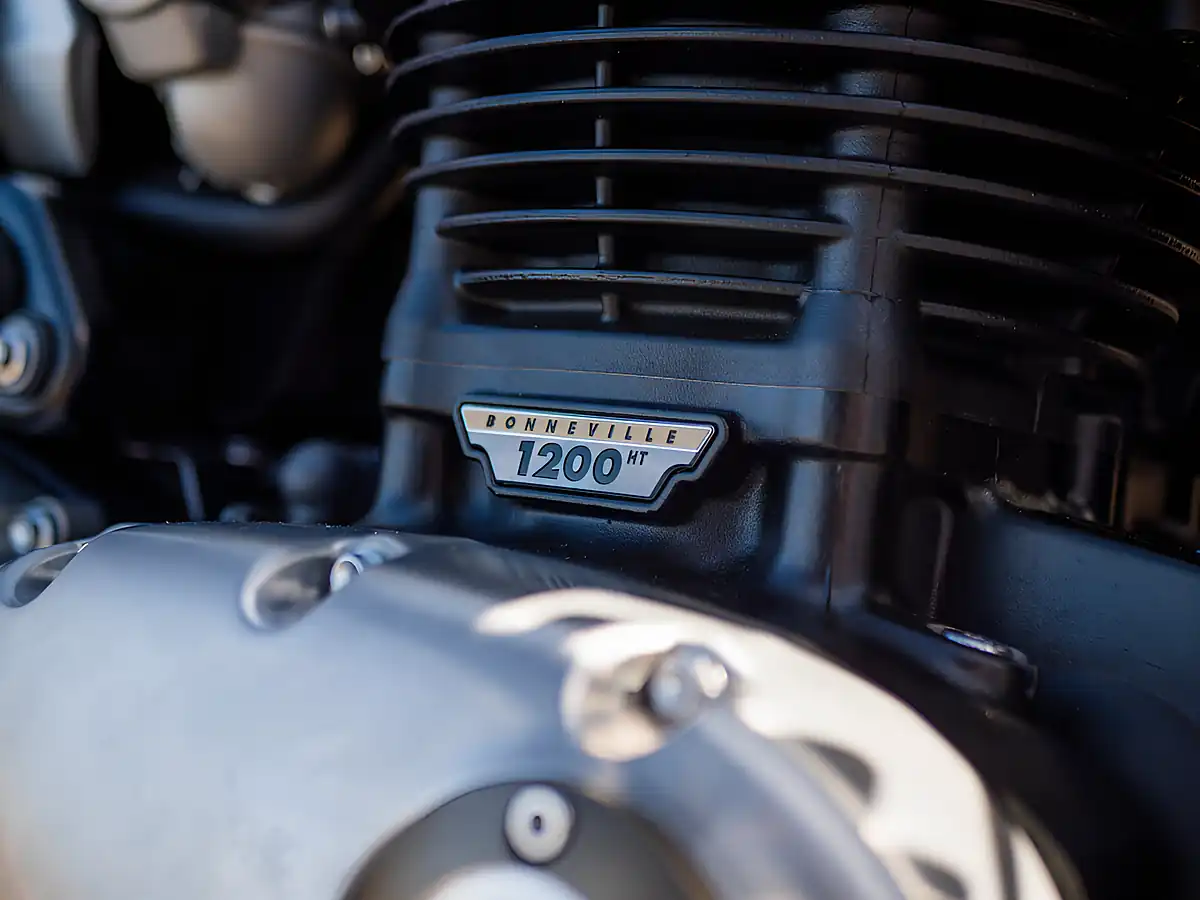 Used 2026 Triumph Bonneville Speedmaster Crystal White / Sapphire Black - Interior and Exterior details 8
