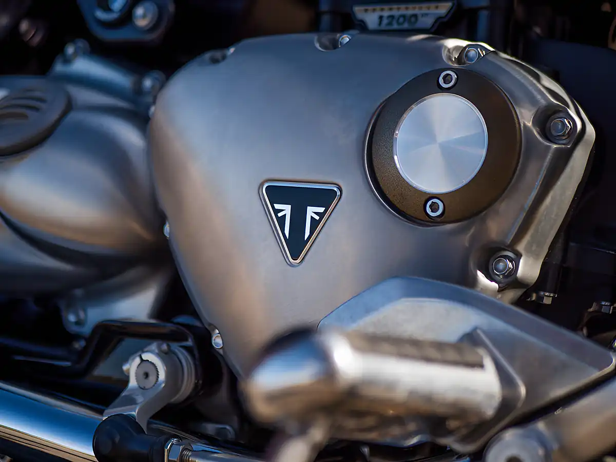 Used 2026 Triumph Bonneville Speedmaster Crystal White / Sapphire Black - Interior and Exterior details 9