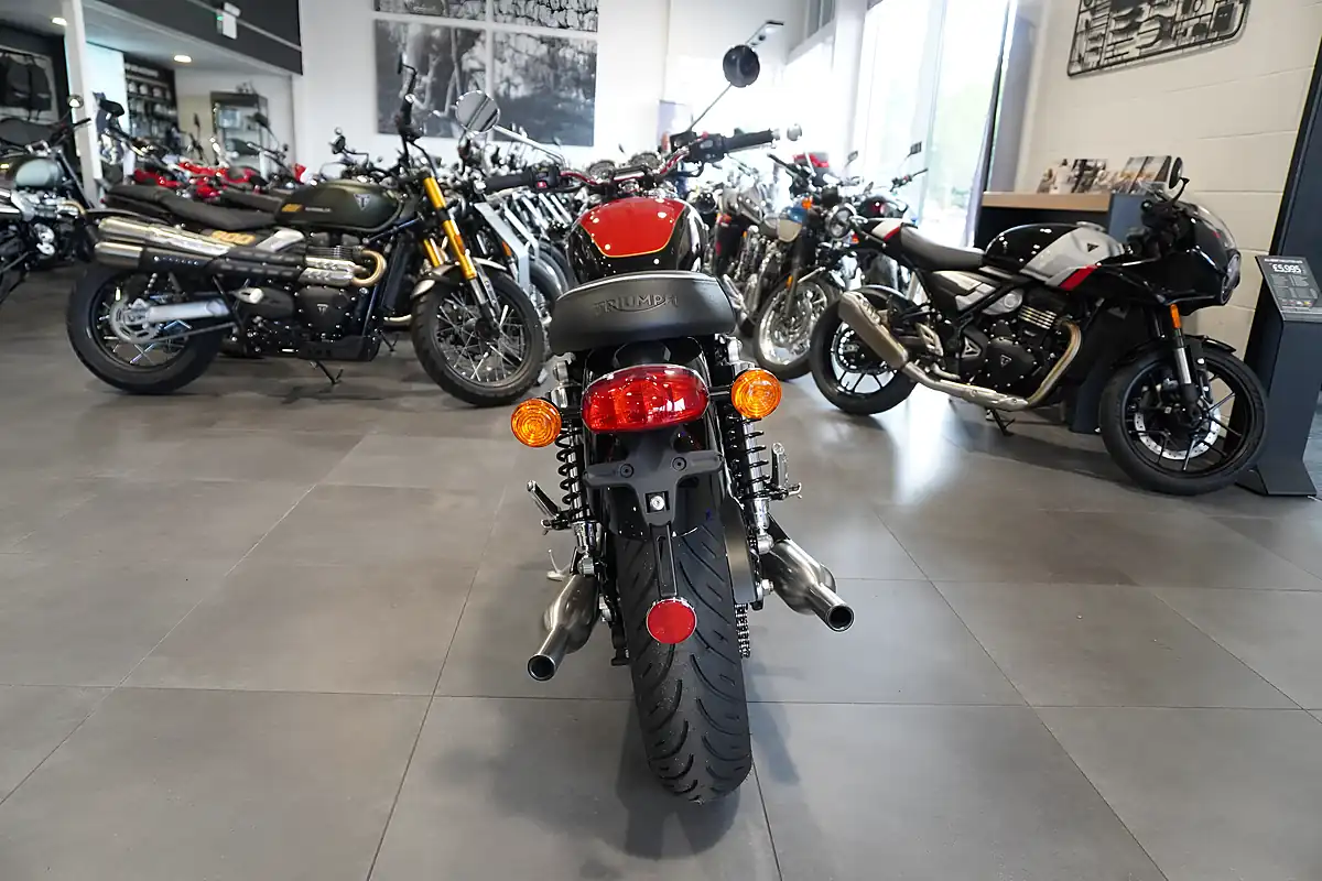 Used 2026 Triumph Bonneville T100 Jet Black / Diablo Red - Interior and Exterior details 4