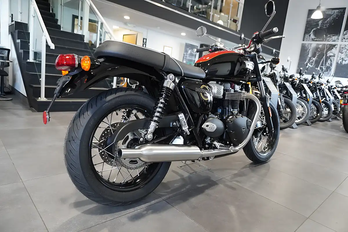 Used 2026 Triumph Bonneville T100 Jet Black / Diablo Red - Interior and Exterior details 5
