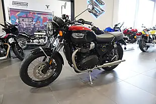 Used 2026 Triumph Bonneville T100 Jet Black / Diablo Red - Interior and Exterior details 6