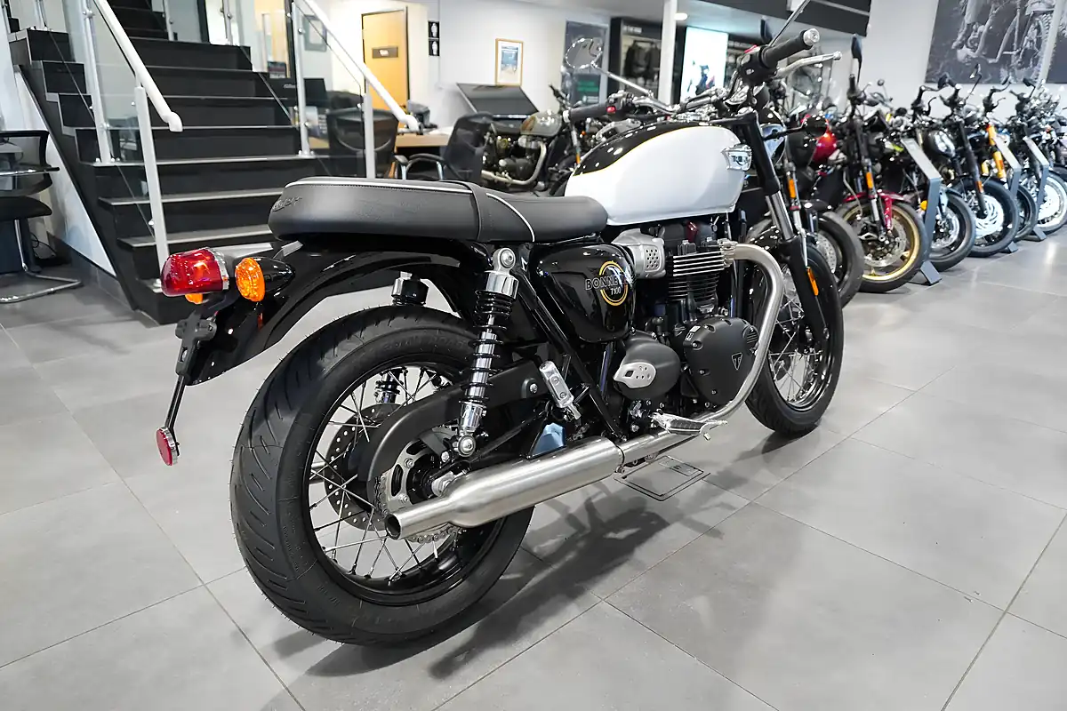 Used 2026 Triumph Bonneville T100 Snowdonia White/ Black - Interior and Exterior details 4