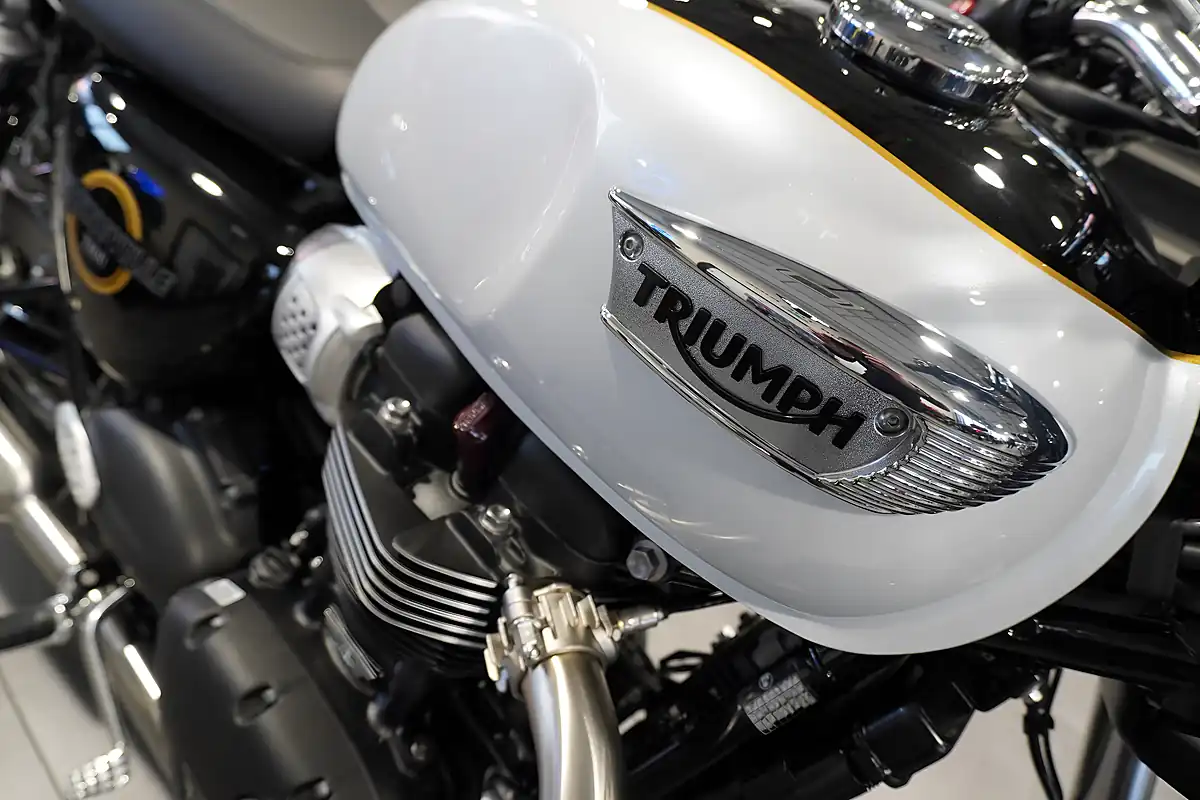 Used 2026 Triumph Bonneville T100 Snowdonia White/ Black - Interior and Exterior details 9