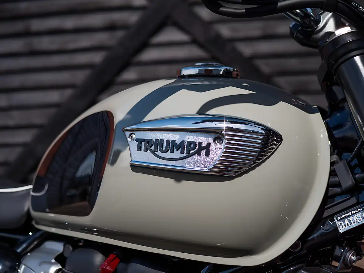 Used 2026 Triumph Bonneville T100 Stone Grey - Interior and Exterior details 9