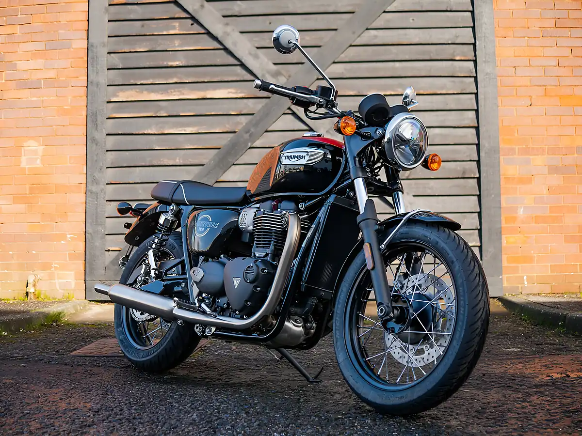 Used 2026 Triumph Bonneville T100 Stone Grey - Front View