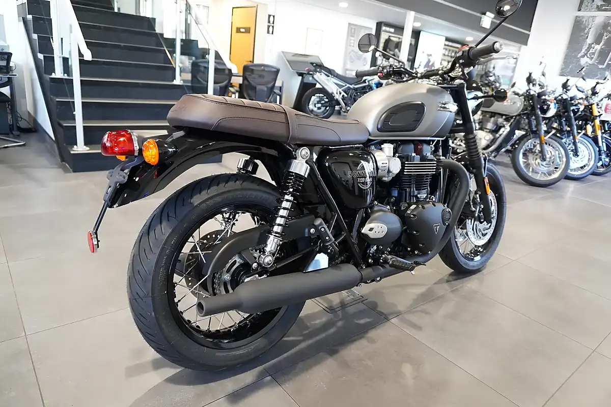 Used 2026 Triumph Bonneville T120 Black Black/Grey - Interior and Exterior details 5