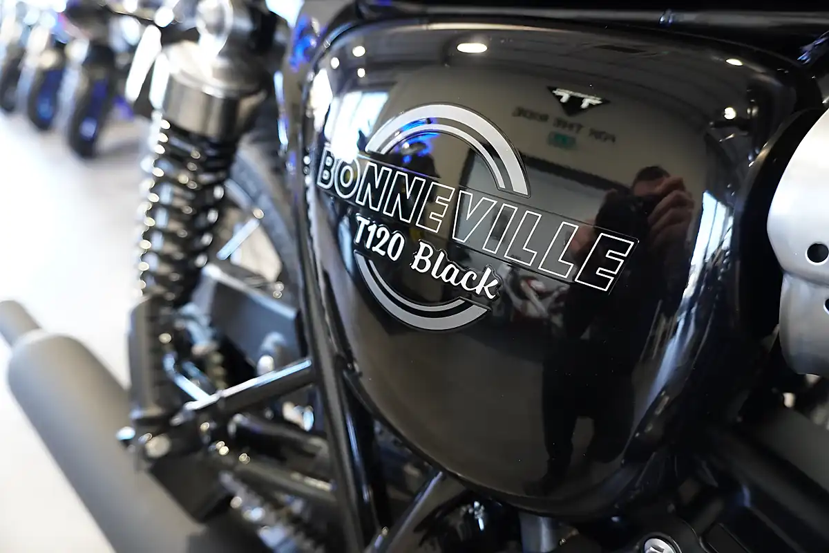 Used 2026 Triumph Bonneville T120 Black Black/Grey - Interior and Exterior details 8