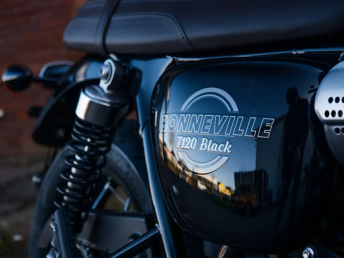 Used 2026 Triumph Bonneville T120 Black Jet Black - Interior and Exterior details 15