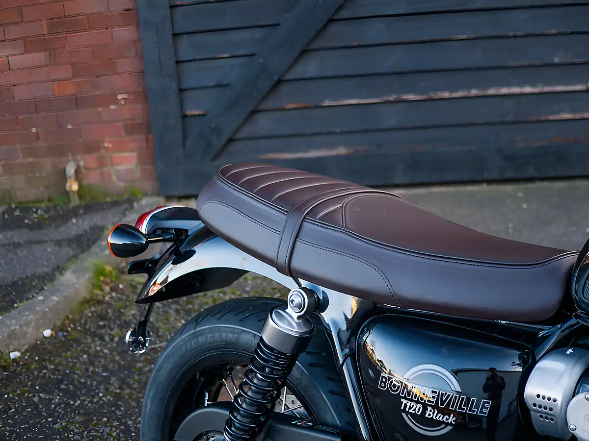 Used 2026 Triumph Bonneville T120 Black Jet Black - Interior and Exterior details 16