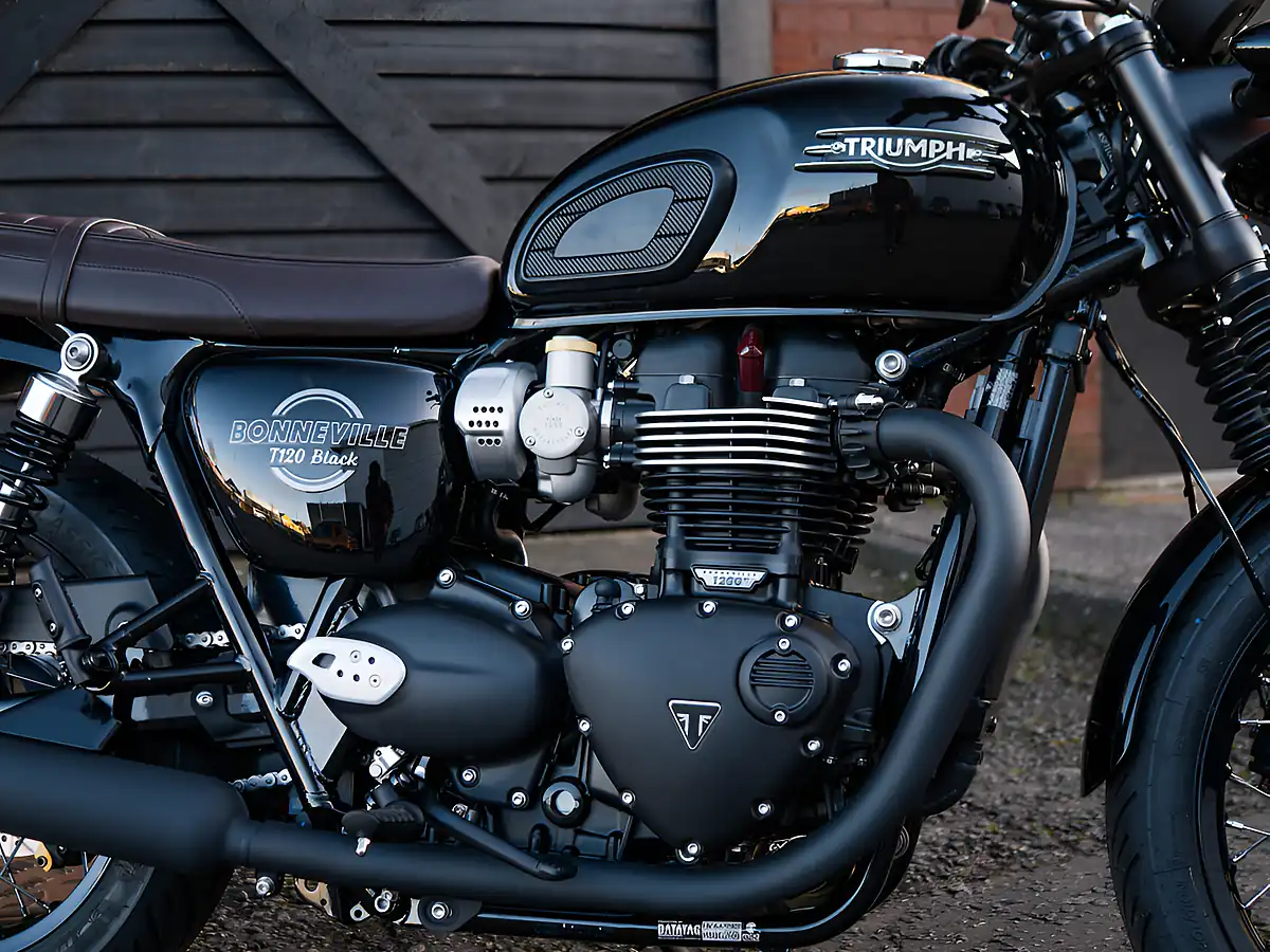 Used 2026 Triumph Bonneville T120 Black Jet Black - Interior and Exterior details 7