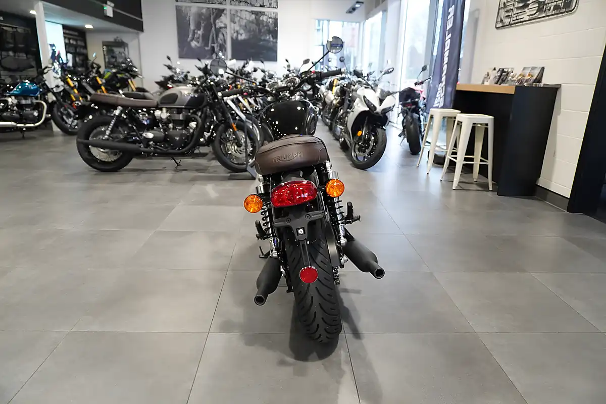 Used 2026 Triumph Bonneville T120 Black Jet Black - Interior and Exterior details 4