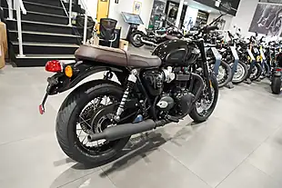 Used 2026 Triumph Bonneville T120 Black Jet Black - Interior and Exterior details 5