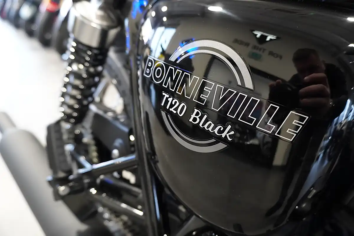 Used 2026 Triumph Bonneville T120 Black Jet Black - Interior and Exterior details 8