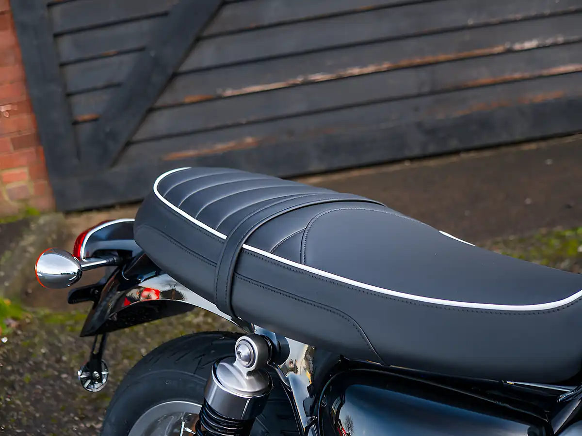 Used 2026 Triumph Bonneville T120 Stone Grey - Interior and Exterior details 16