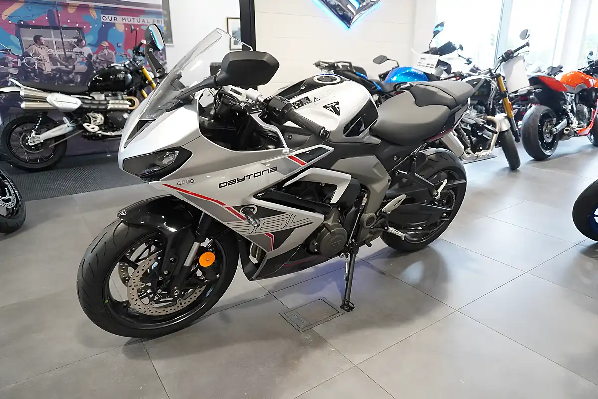 Used 2026 Triumph Daytona 660 Aluminium Silver/ Black - Interior and Exterior details 6