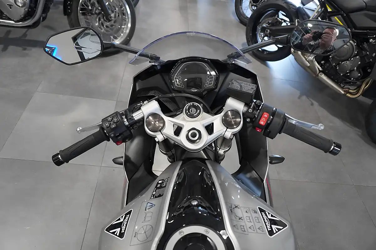 Used 2026 Triumph Daytona 660 Aluminium Silver/ Black - Interior and Exterior details 7