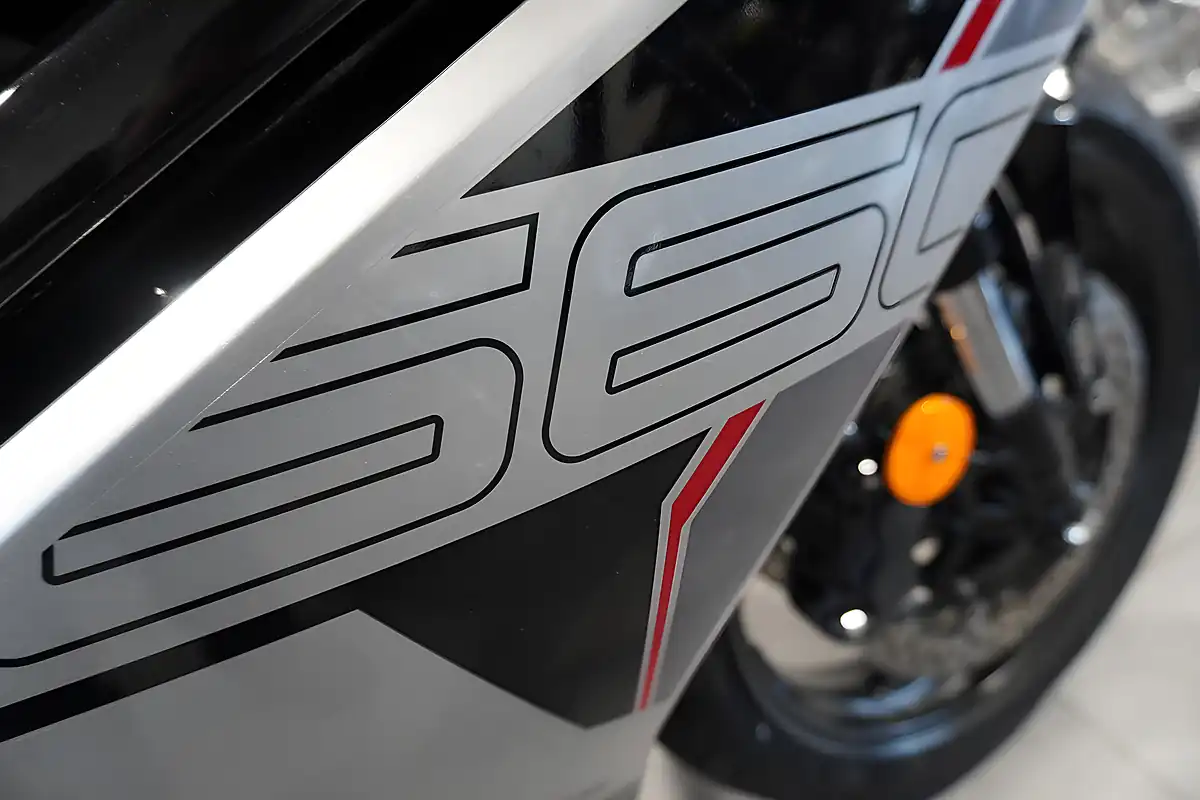 Used 2026 Triumph Daytona 660 Aluminium Silver/ Black - Interior and Exterior details 9