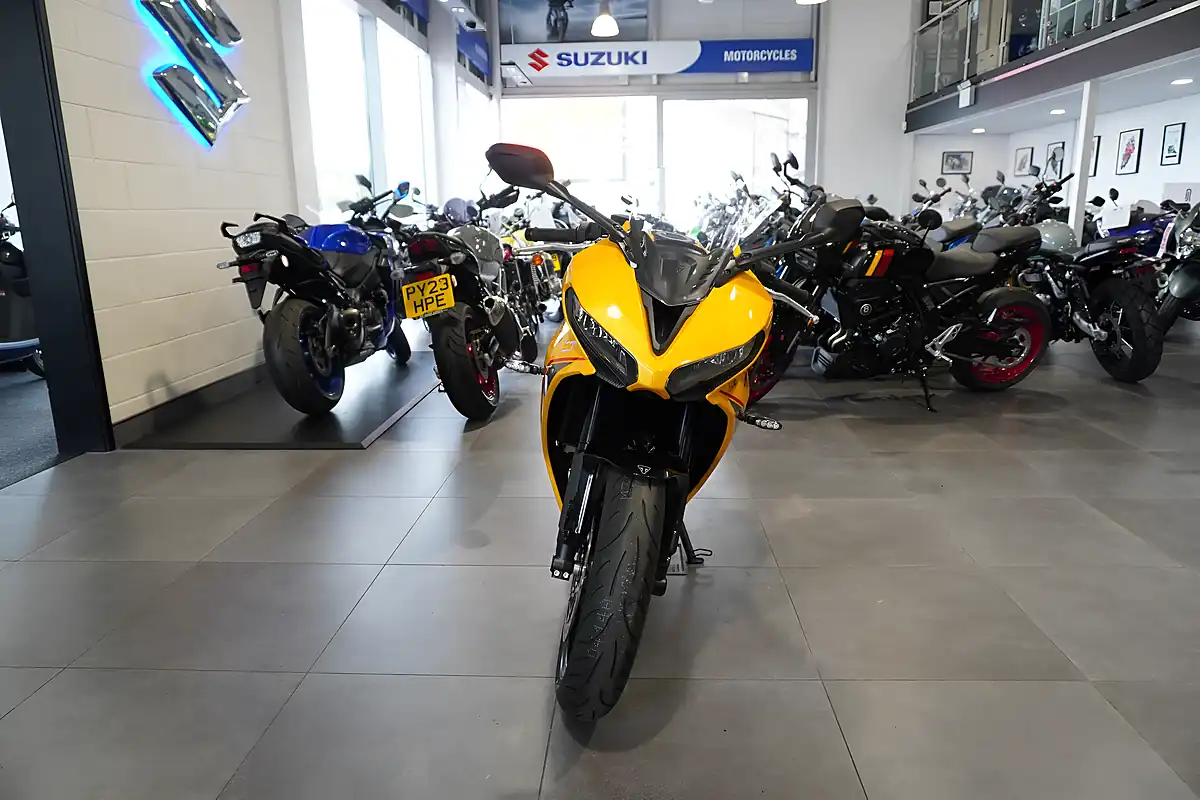 Used 2026 Triumph Daytona 660 Cosmic Yellow - Interior and Exterior details 3