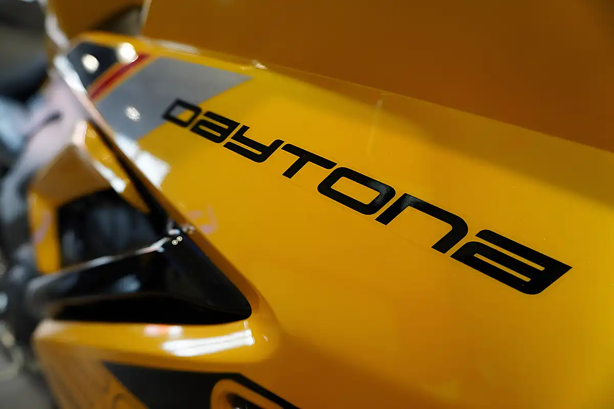Used 2026 Triumph Daytona 660 Cosmic Yellow - Interior and Exterior details 8