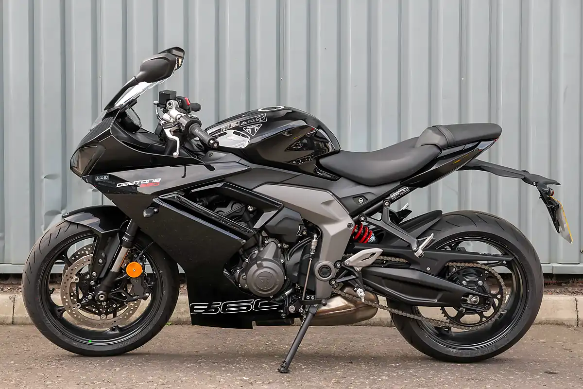 Used 2026 Triumph Daytona 660 Sapphire Black - Interior and Exterior details 5