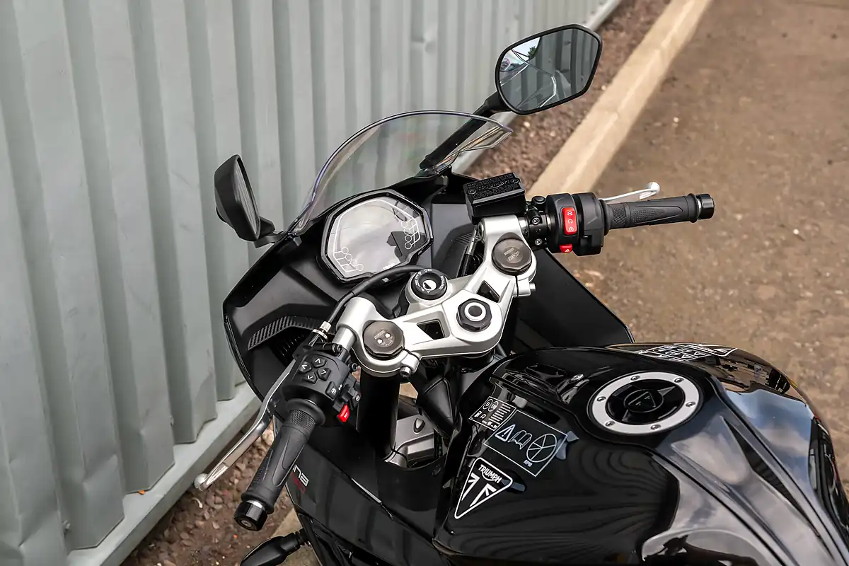 Used 2026 Triumph Daytona 660 Sapphire Black - Interior and Exterior details 9