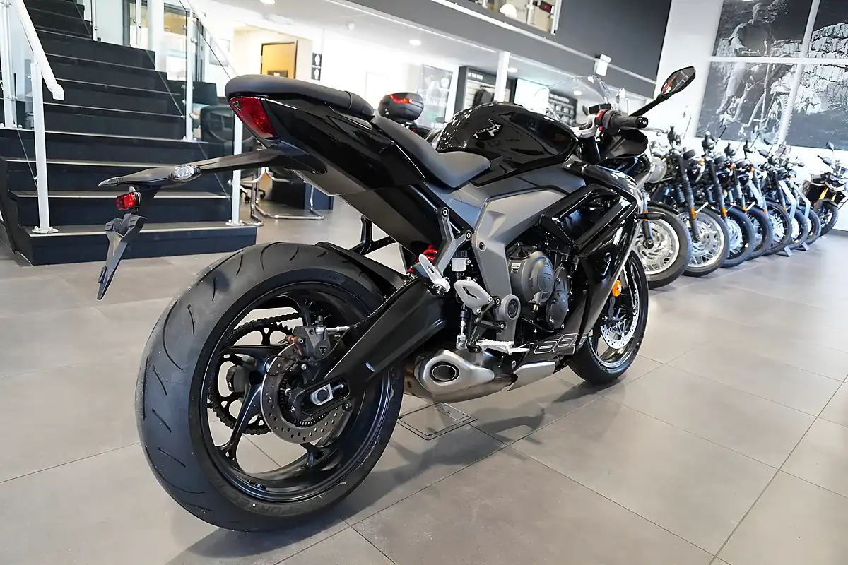 Used 2026 Triumph Daytona 660 Sapphire Black - Interior and Exterior details 5