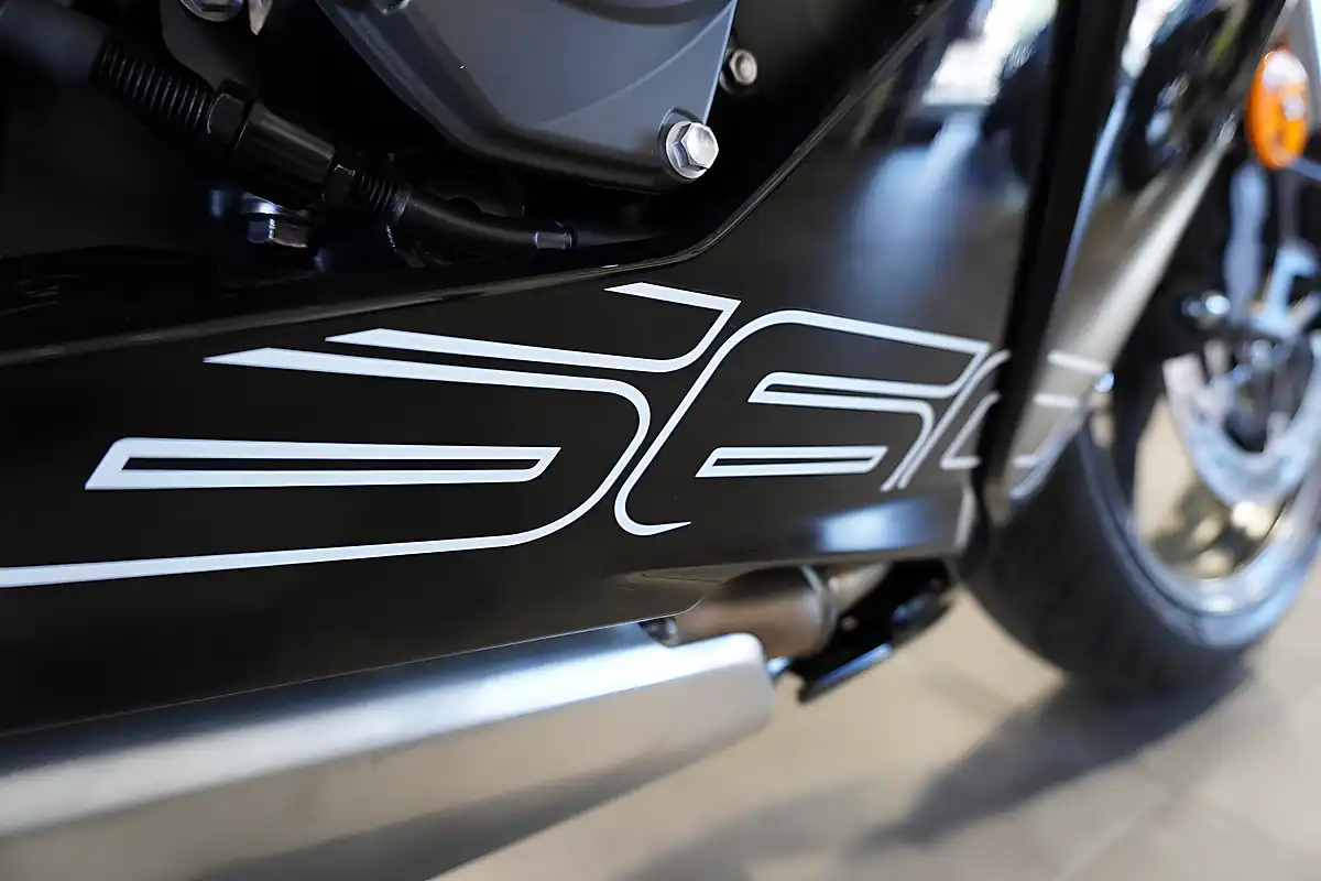 Used 2026 Triumph Daytona 660 Sapphire Black - Interior and Exterior details 9