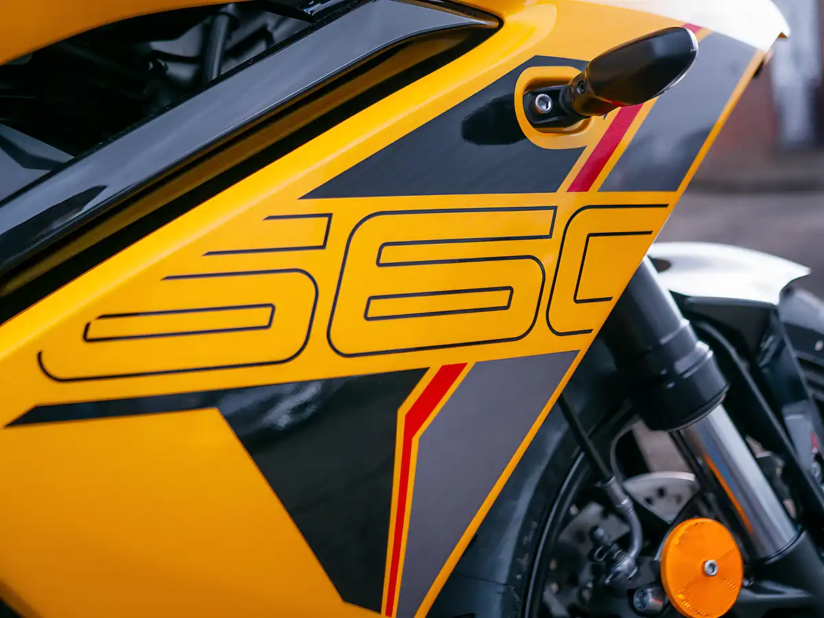 Used 2026 Triumph Daytona Cosmic Yellow / Sapphire Black - Interior and Exterior details 11