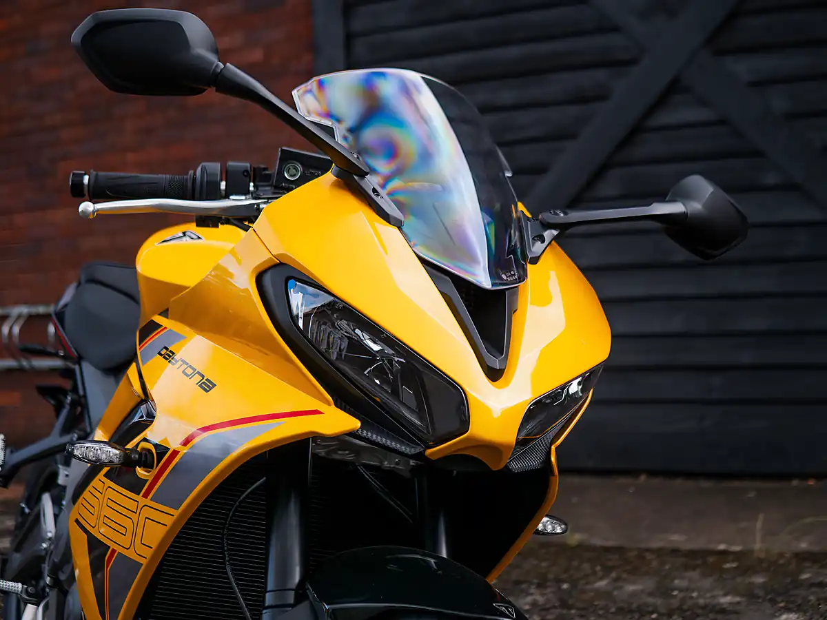 Used 2026 Triumph Daytona Cosmic Yellow / Sapphire Black - Interior and Exterior details 5