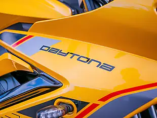 Used 2026 Triumph Daytona Cosmic Yellow / Sapphire Black - Interior and Exterior details 9